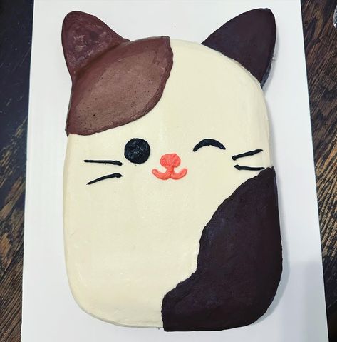 Squishmallow Cupcake Ideas, Squishmellow Cake Ideas, Cat Cakes For Kids, Easy Cat Cake, Squishmallows Cake, Squishmallow Cake, Cat Birthday Cake, Cake Cat, Birthday Cake For Cat