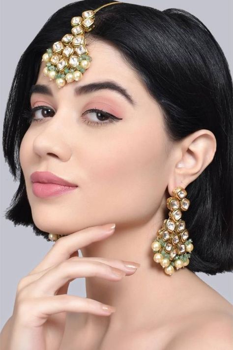 JADE KUNDAN MANG TIKKA AND EARRING PERFECT FOR WEDDING OCCASION Kundan Chandbali, Mang Tika, Water Fashion, Maang Tika, Sabyasachi Jewellery, Pastel Beads, Maang Tikka, Outfits Petite, Kundan Earrings