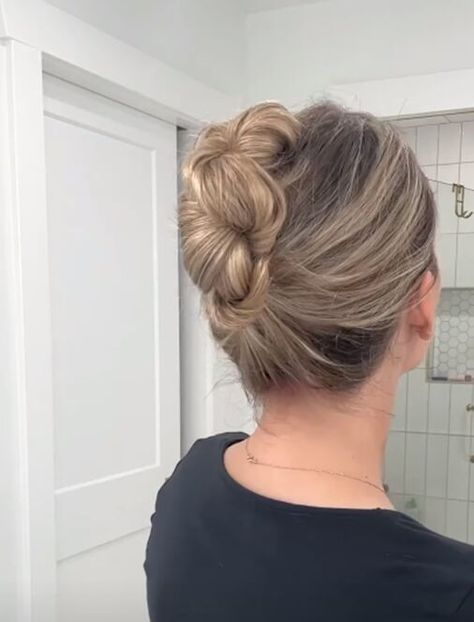 If you have fine hair that’s medium-length or long, try this 1-minute easy updo. If you have fine hair that’s medium-length or long, try this 1-minute easy updo. Updo For Long Thinning Hair, Travel Updo Easy Hairstyles, Hairstyles For Medium Length Straight Hair Easy, Easy Diy Updos For Medium Hair Wedding Hairstyle Tutorials, Hair Updos For Fine Hair, Medium Fine Hair Updo, At Home Updos Diy Easy Hairstyles, Medium Length Fine Hair Updo Easy, Easy Up Dos For Fine Straight Hair