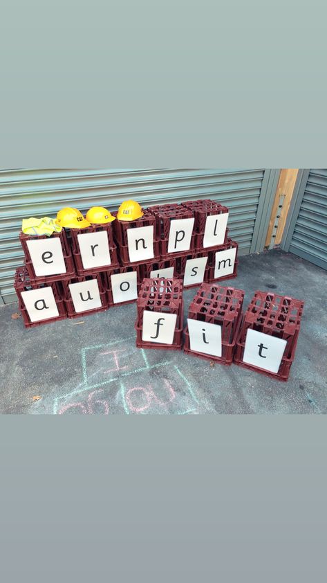 Outdoor Phonics Activities Eyfs, Phonics Activities Eyfs Outside, Outdoor Phonics Eyfs, Sen Writing Activities, Phonics Outdoors Eyfs, Eyfs Writing Ideas, Outdoor Literacy Ideas Eyfs, Reception Writing Activities, Outdoor Writing Area Eyfs