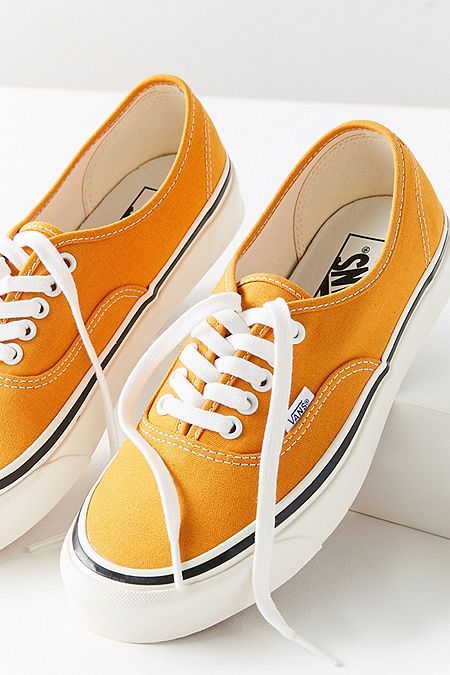 Vans Shoes Fashion, Sneakers Outfit Men, Sneaker Outfits, Sneakers Fashion Outfits, Yellow Shoes, Womens Shoes High Heels, Vans Sneakers, Leather Shoes Woman, Vans Authentic