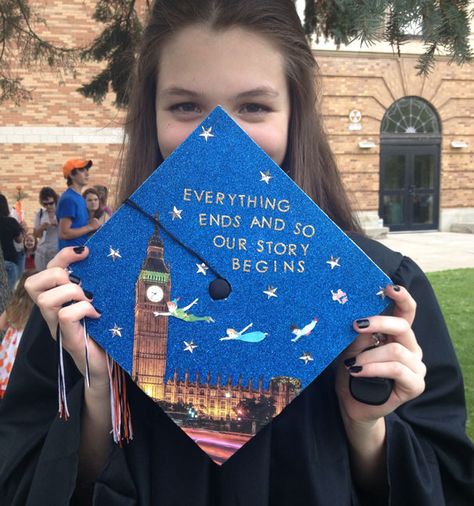 Disney Graduation Cap, Funny Graduation Caps, Creative Graduation Caps, Graduation Cap Ideas, Disney Graduation, College Grad Cap Ideas, Graduation Cap Decoration Diy, High School Graduation Cap, College Graduation Cap Decoration