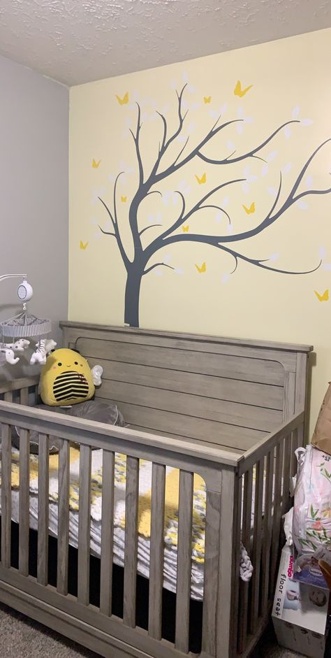 Bee And Sunflower Nursery, Bee Themed Nursery Baby Rooms, Yellow Themed Nursery, Bumblebee Nursery Theme, Bee Theme Room, Honey Bee Nursery Theme, Bumble Bee Nursery Ideas, Bee Nursery Ideas, Yellow Nursery Ideas