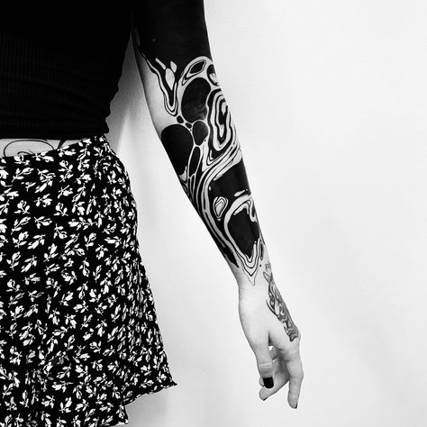 Liquid Marble Tattoo, Marbled Tattoo, Hand Palm Tattoos, Zombie Bite, Tattoo Real, Full Hand Tattoo, Neo Tattoo, All Black Tattoos, Hand And Finger Tattoos