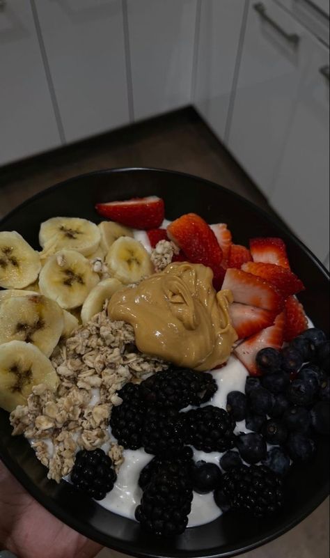 Baddie Breakfast, Clean Food Breakfast, Healthy Lunch Snacks, Easy Healthy Meal, Food Motivation, Trening Fitness, Easy Healthy Meal Prep, Makanan Diet, Food Babe