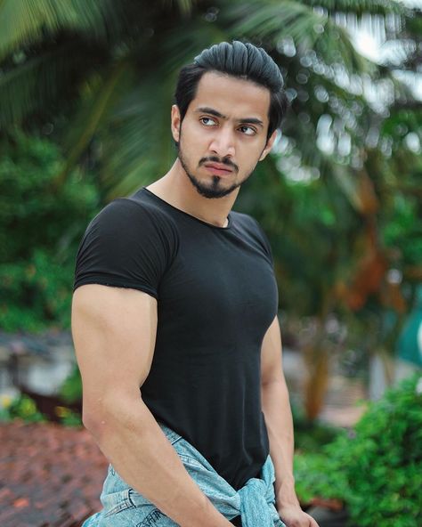 Dp Tiktok, Faisal Shaikh, Graduated Bob Hairstyles, Pic Wallpaper, Mr Faisu, Wallpaper Whatsapp, Dear Crush, Cool Boy Image, Best T Shirt