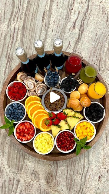 Maegan Brown ~ The BakerMama on Instagram: "MIMOSA BOARD 🍊🍾 a great selection of juices and fruits so you and your friends can mix their own mimosa creations! 🥂

Comment “board” and I’ll DM you all the board building details! 😍 or find this board and more in my best-selling Beautiful Boards cookbook! 📚❤️ #TheBakerMama #BeautifulBoardsCookbook

https://thebakermama.com/recipes/mimosa-board/

#mimosa #mimosabar #juice #charcuterie #charcuterieboard #brunchideas #brunch #cocktails #entertainingideas" Mimosa Board, Party Food Bar, Building Details, Beautiful Boards, Brunch Cocktails, Mimosa Bar, Easter Brunch, June 22, Bar Drinks