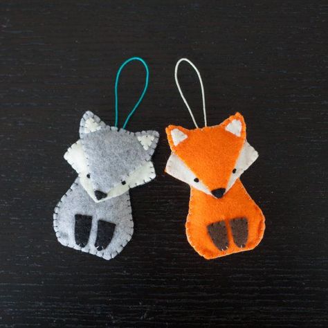 Felt Wolf, Ornament Inspiration, Fox Crafts, Felt Ornaments Patterns, Fox Ornaments, Felt Fox, Felt Christmas Decorations, Felt Ornament, Grey Fox