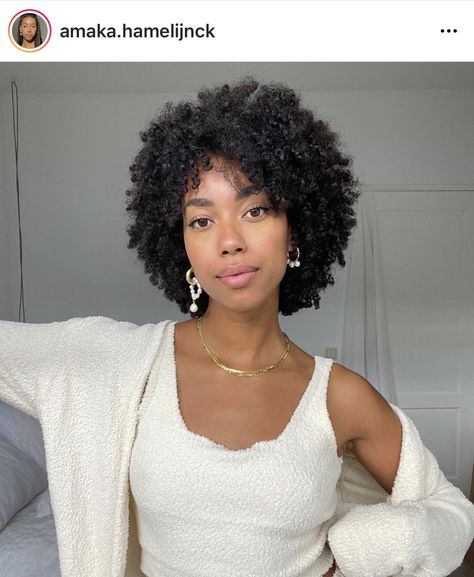 Short Natural Hair Aesthetic, Coily Haircuts Women, 4b Haircut, Medium Length Afro, Round Afro, Short Curly Afro, Short Hair Outfits, Cabello Afro Natural, Short Natural Curly Hair