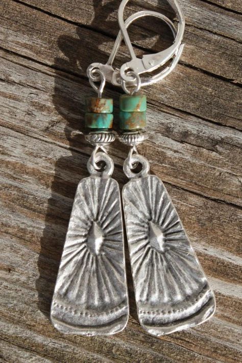 Cutlery Crafts, Bohemian Jewelry Earrings, Crystal Jewelry Diy, Silver Boho Jewelry, Turquoise Bead Earrings, Jewelry Rustic, Metal Jewelry Making, Silver Turquoise Earrings, Dangle Earrings Boho