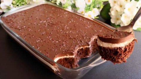 Rich Cake, Milk It, Chocolate Dessert Recipes, Chocolate Dessert, Köstliche Desserts, Melt In Your Mouth, Dessert Recipe, Sweets Desserts, Condensed Milk