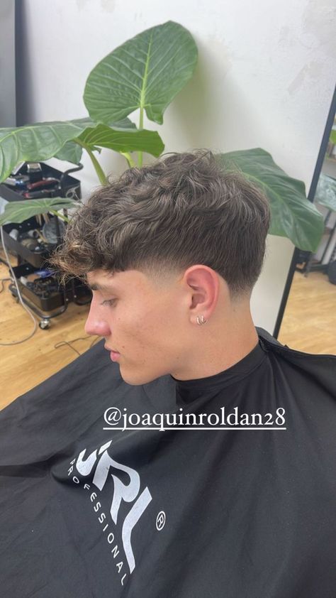 Low Taper For Straight Hair, White Boy Curly Haircut, Low Taper Fade Haircut Straight Hair Boy, Low Taper Fade Haircut Straight Hair, White Boy Haircut, Taper Fade Mullet, Blowout Taper Fade, White Guy Haircuts, Low Drop Fade