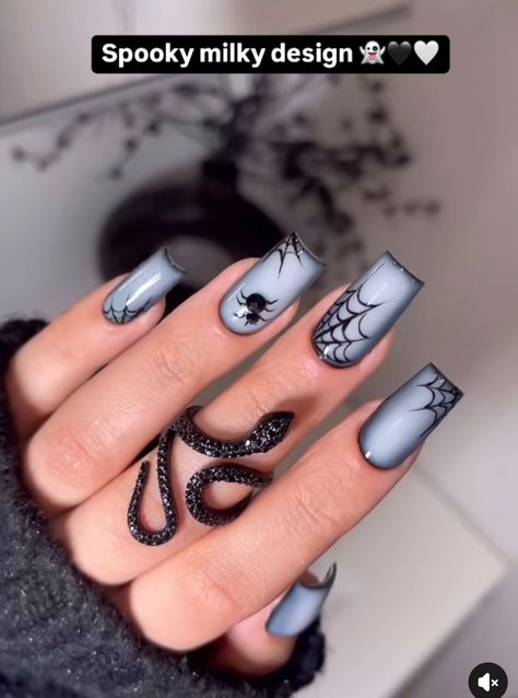 Simple But Elegant Nails, October Nails Fall, Fall Season Nails, Nail Halloween, Nail Art Inspo, Horror Nails, Season Nails, Milky Nails, Valentine Nail Art