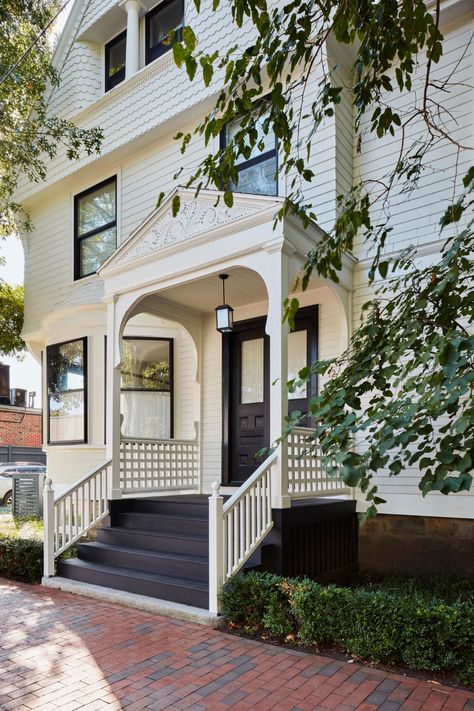 Modern Victorian — WALKER ARCHITECTS Cream Victorian House Exterior, Victorian Craftsman House, Modern Victorian Home Exterior, White Victorian House Exterior, Victorian Modern House, Modern Victorian Homes Exterior, Modern Victorian Exterior, Modern Victorian House Plans, Victorian Home Office