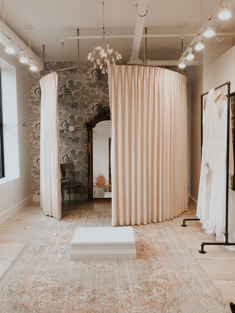 Bridal Suite Room, Bridal Shop Interior, Bridal Shop Decor, Bridal Shop Ideas, Bridal Boutique Interior, Fashion Store Design, Bridal Showroom, Retail Store Interior Design, Store Design Boutique