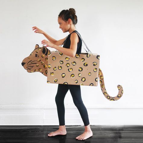 Costume Dinosaure, Cardboard Costume, Leopard Costume, Amur Leopard, Diy Kostüm, Tambourine, Book Week, Cardboard Crafts, Diy Costumes