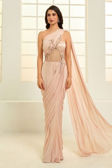 Shop for these amazing collections of Rose Gold Mashroo Embroidered Floral Vine Draped Corset Saree Gown For Women by Masumi Mewawalla online at Aza Fashions. Lehnga Photoshoot, Corset Saree, Pageant Wardrobe, Cocktail Sarees, Drape Dress Pattern, Saree Pattern, Draped Corset, Saree Gowns, Saree Jackets