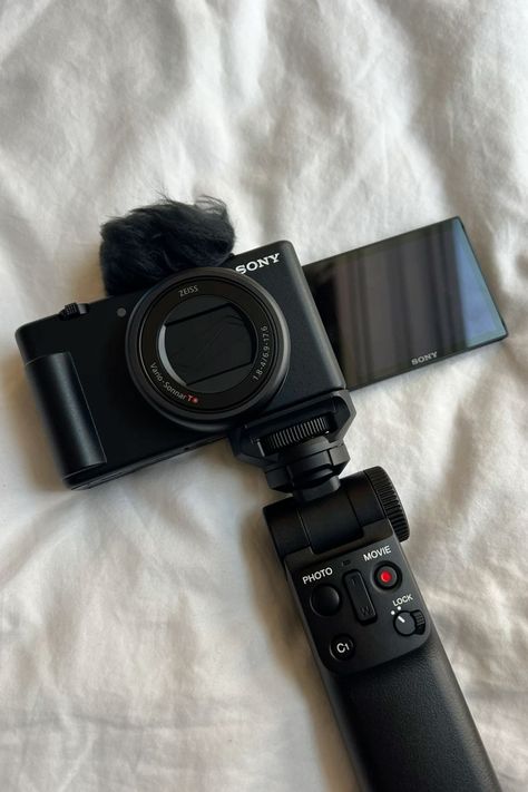 Best Vlogging Camera, Film Camera Photography, Start Youtube Channel, Camera Sony, Cute Camera, Youtube Success, Youtube Channel Ideas, Dream Vision Board, Camera Digital