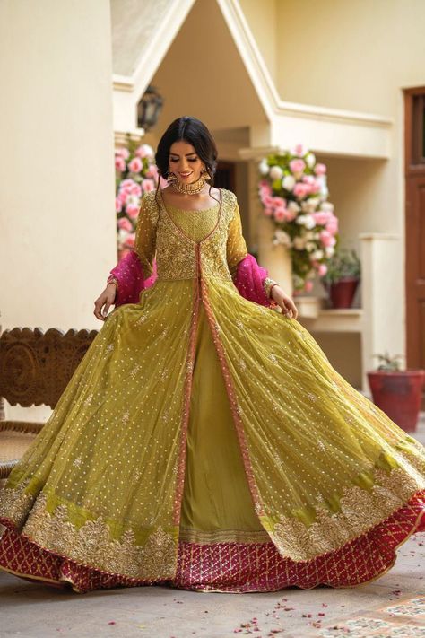 Party wear dresses idea Bridal Pishwas Pakistani, Pink And Green Mehndi Dress, Pishwas Hyderabadi, Pishwas Pakistani Wedding, Mehndi Frock Design, Open Frock Design Pakistani, Mahendi Dress Mehndi Outfit, Peshwas Dress Hyderabadi, Front Open Frock Designs