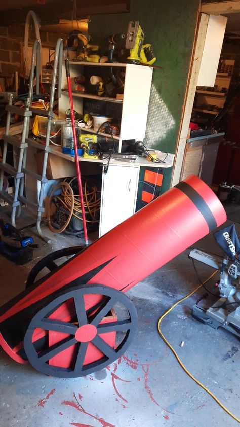 Freakshow Halloween Decorations, Diy Circus Cannon Prop, Evil Circus Halloween Decorations, Creepy Clown Outdoor Decor, Clown Decorations Carnival Themes, Circus Cannon Prop, Circus Themed Halloween Decorations, Clown Halloween Party Ideas, Haunted House Circus Theme