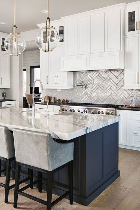 Light Countertops, Model Dapur, Kabinet Dapur, Herringbone Backsplash, Backsplash Kitchen, Countertops Kitchen, Kitchen Remodel Design, White Kitchen Design, Dark Cabinets