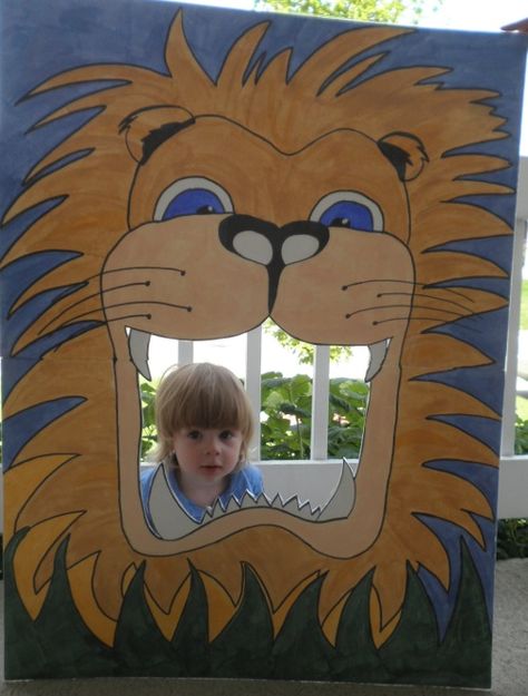 Birthday Poster Board, Lion Guard Birthday, Lion Party, Daniel And The Lions, Circus Carnival Party, Lion Birthday, Zoo Party, Leo Birthday, Carnival Themed Party