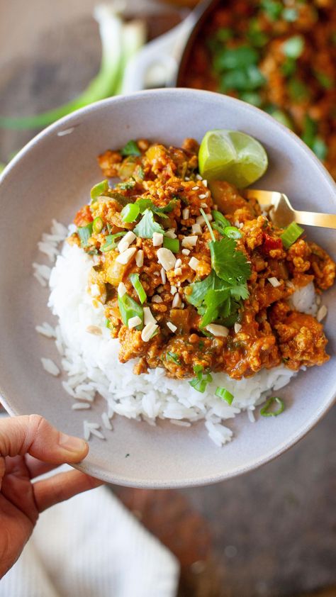 L i l l i e B i e s i n g e r on Instagram: “Ground Chicken Peanut Butter Curry 30 minutes 1 white onion, diced (166 g) 2 lb. 96/4 lean ground chicken (900 g) 6 frozen garlic cubes…” Lillie Biesinger, Ginger Cubes, Garlic Cubes, Chicken Peanut Butter, Butter Curry, Peanut Butter Curry, Frozen Garlic, All Spice, Instagram Recipes