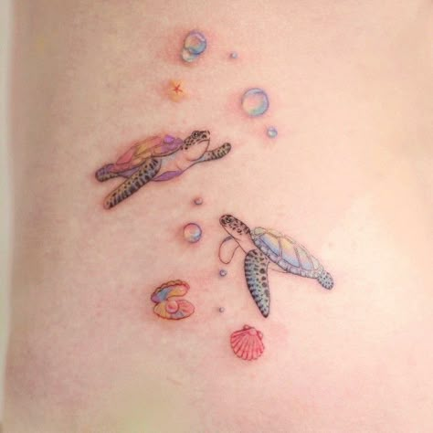 Whimsical Ocean Tattoo, Pretty Jellyfish Tattoo, Sea Turtle Tattoo Color, Cute Jellyfish Tattoo, Jellyfish Tattoo Color, Tattoo Ideas Sea, Axolotl Tattoo, Bubble Tattoo, Small Colorful Tattoos