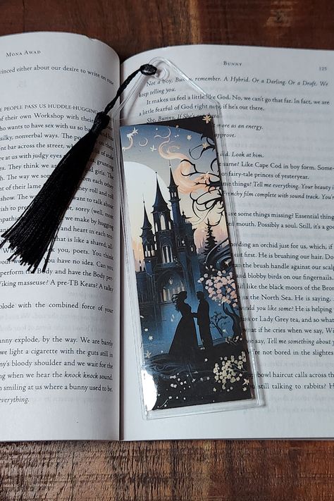 Romance Bookmark Fantasy Valentine's Day Romantic Bookmark Ideas, Romance Bookmark, Fantasy Bookmarks, Fantasy Couples, Romantic Fantasy, Bookmark Gifts, Fantasy Fairy, Gifts For Readers, Valentine Gift