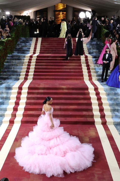 Met Gala. Getty. Met Gala Decor, Metgala Aesthetic, Met Gala Themes Party, Met Gala 2024, Narrative Drawing, Zendaya Met Gala, Gala Decorations, Gala Themes, Gala Outfit