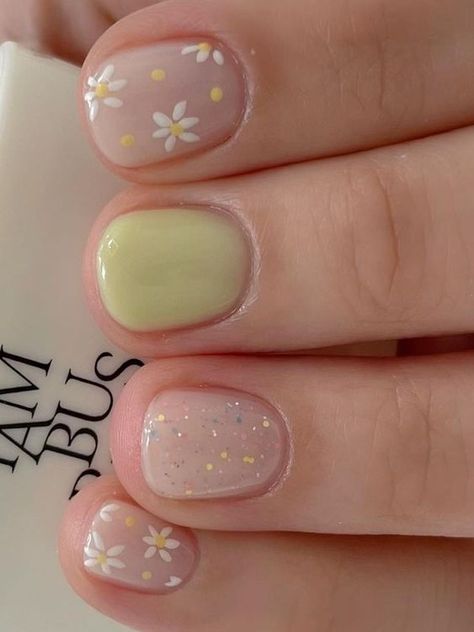 Nails Pastel, Lavender Nails, Simple Gel Nails, Flower Nail Designs, Pretty Gel Nails, Cute Gel Nails, Nails For Kids, Flower Nail, Simple Flower