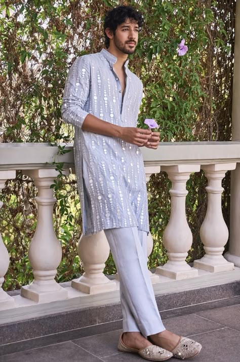 Traditional Indian Mens Clothing, India Fashion Men, Latest Kurta Designs, Abhinav Mishra, Man Dress Design, Indian Wedding Clothes For Men, Mens Indian Wear, Boys Kurta Design, Wedding Kurta For Men