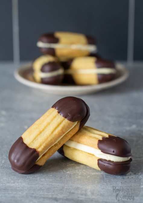 Viennese Fingers - Baking with Granny Viennese Whirls Recipe, Vienna Fingers Dessert, Vienesse Whirls Recipe, Desserts With Margarine, Vienna Biscuits, Chocolate Butter Cookies, Viennese Fingers, Home Baking Recipes, Viennese Cookies