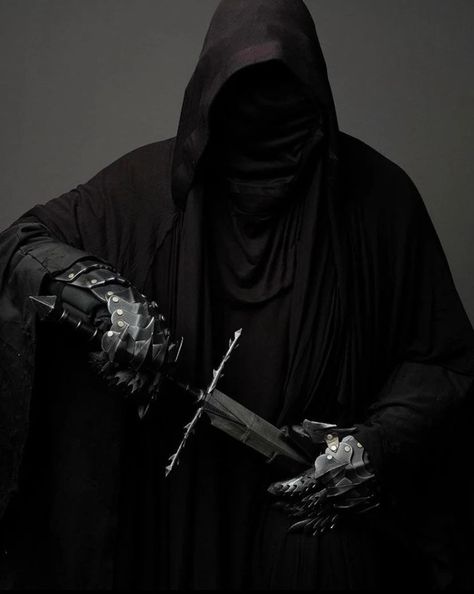 The Nazgul, Dark Characters, Black Cloak, Horsemen Of The Apocalypse, Badass Aesthetic, Black Hood, Four Horsemen, Halloween Party Themes, Fantasy Male