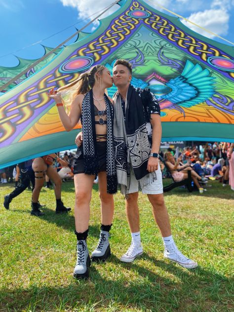 Couple Edm Outfits, Matching Rave Outfits Couple, Edc Rave Outfits Couples, Pashmina Rave Outfit, Couples Festival Outfits, Rave Outfits Men Edm, Matching Festival Outfits, Couples Rave Outfits, Couple Rave Outfits