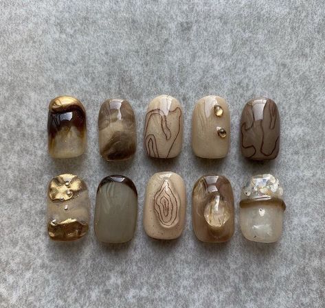 Nails W Pearls, Beige Nail Art, Beige Y2k, Aesthetic Mermaid, Core Ideas, Mermaid Siren, Nail Board, Mermaid Core, Elegant Nail