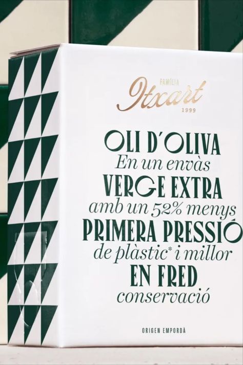 Laia Fusté Studio's packaging design for Itxart Olive Oil showcases the essence of the two generations and their distinct voices within the family legacy. Employing a captivating art deco aesthetic, the packaging features a rich green hue that not only reflects the olive oil's natural origins but also resonates with the lush landscapes of Catalonia. Italian Label Design, Italy Pattern Design, Xmas Packaging Design, Art Deco Packaging Design, Italian Packaging Design, Premium Food Packaging Design, Olive Oil Aesthetic, Olive Oil Branding, Art Deco Branding