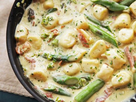 Easy Cream Sauce, Asparagus And Prosciutto, Asparagus Prosciutto, Prosciutto Recipe, Fresh Pasta Recipes, Prosciutto Asparagus, Prosciutto Recipes, Fresh Ricotta, Ricotta Gnocchi