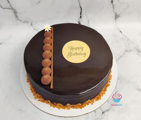 Modern Chocolate Cake Design, Choco Truffle Cake Designs, Unique Chocolate Cake Design, Truffle Cake Decoration, Simple Chocolate Cake Design, Chocolate Truffle Cake Designs, Chocolate Cake Design Ideas Simple, Decorated Chocolate Cake, Birthday Cake And Balloons