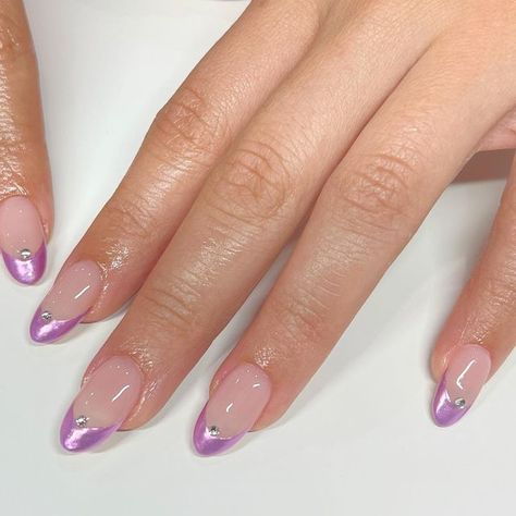 Purple Chrome Nail Art Designs, Purple Iridescent Nails French Tip, Lavender Chrome Nails French, Gel X Purple Nails, Purple French Chrome Nails, Purple French Tip With Chrome, Purple Chrome Tip Nails, Unicorn Chrome French Tip Nails, Purple Pink Chrome Nails