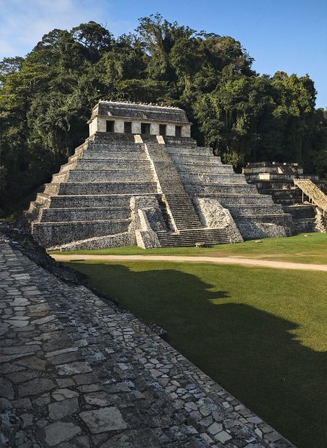 British Explorer, Mayan Cities, Yucatan Mexico, Mexico Destinations, Ancient Mayan, Yucatan Peninsula, Final Days, Amazing Nature Photos, Mexican Culture