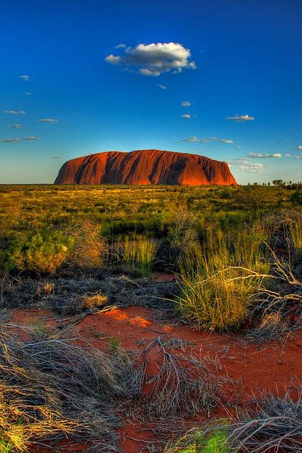 An Aussie Classic: Uluṟu-Kata Tjuṯa National Park, Australia | UNESCO World Heritage Site #travel #outback #australia #mustsee #bucketlist #uluru #wanderlust Ayers Rock Australia, Best Weekend Trips, Zhangjiajie, Ayers Rock, Outback Australia, Aboriginal People, Visit Australia, Komodo, Palau