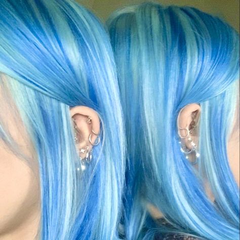 Blue Hair, Ear Piercings, Piercings, A Woman, Van, Hair, Blue