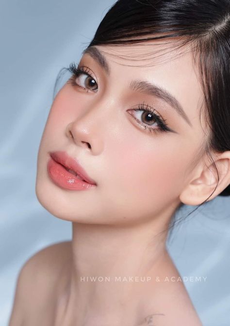 Soft Glam Makeup Asian Round Face, Pictorial Makeup, Dinner Hair, Thai Makeup, Fresh Makeup Look, Kpop Makeup, Project 2025, Fresh Makeup, Soft Glam Makeup