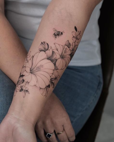 Bee And Flower Tattoo, Hibiscus Flower Tattoos, Honey Bee Tattoo, Hibiscus Tattoo, Floral Tattoo Sleeve, Forearm Tattoo Women, Flower Tattoo Sleeve, Lace Tattoo, Bee Tattoo