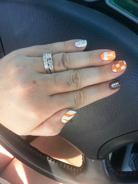 My awesome TN VOLS nails!!!!! #love #vfl #gbo #college #football Tn Football Nails, Ut Vols Nails, Tennessee Football Nails, University Of Tennessee Nails, Tn Vols Nails, Tennessee Nails Designs, Tennessee Vols Nails, Vols Nails, Bulldog Nails