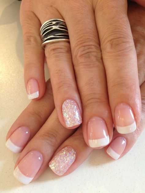 French manicure with glitter accent nail Ongles Gel Violet, Gel French Manicure, Unghie Sfumate, French Pedicure, French Manicure Designs, French Manicure Nails, French Nail Art, Super Nails, Nail Art Wedding