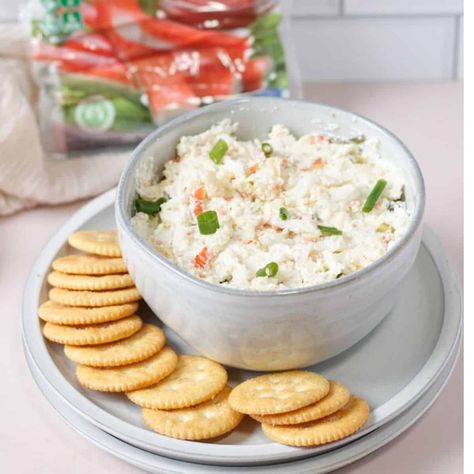 Cream Cheese Crab Dip, Seafood Salad Recipe, Crab Salad Recipe, Crab Rolls, Sea Food Salad Recipes, Hot Crab Dip, Delicious Appetizers, Lump Crab, A Spicy Perspective