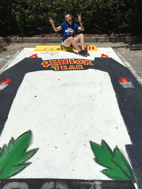 Senior Parking Spaces, Parking Spot Painting, Spot Painting, Diy Graduation Gifts, Senior Stuff, Diy Graduation, Parking Spot, Parking Space, Graduation Diy