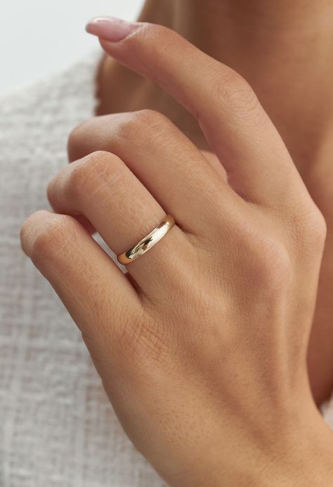 Wedding Ring Women Gold, Wedding Ring Simple Elegant, Wedding Ring Simple, Plain Gold Wedding Bands, خواتم خطوبة, Band Rings Women, Gold Necklace Wedding, Gold Band Wedding Ring, Gold Wedding Bands Women